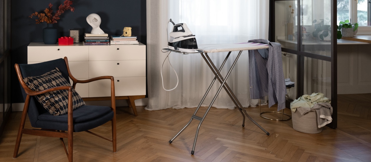 Can You Iron Silk Fabrics? Guide on how to do it | Vileda | Vileda UK Store Can You Iron Silk Fabrics? Guide on how to do it | Vileda | Vileda UK Store